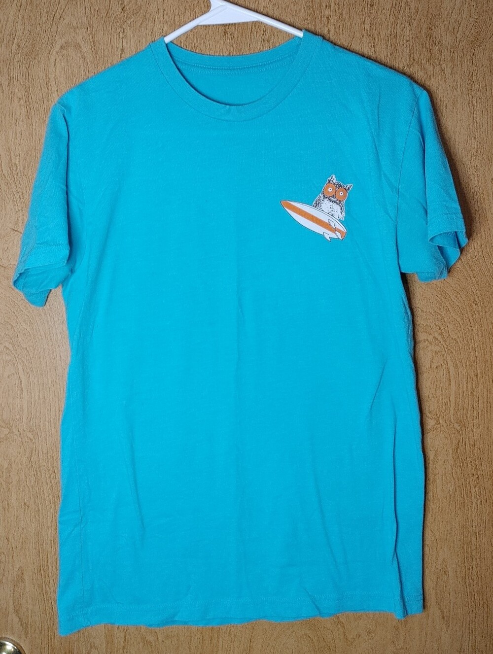 Unbranded Turquoise Hooters Graphic Tee with Surfing Owl